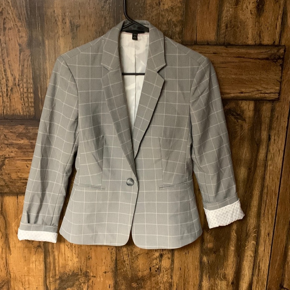 Express Woman’s blazer size 6 Petite